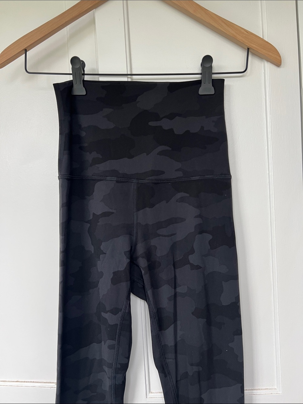 Lululemon New tags off camo super soft thin leggings amazing 4 NEW